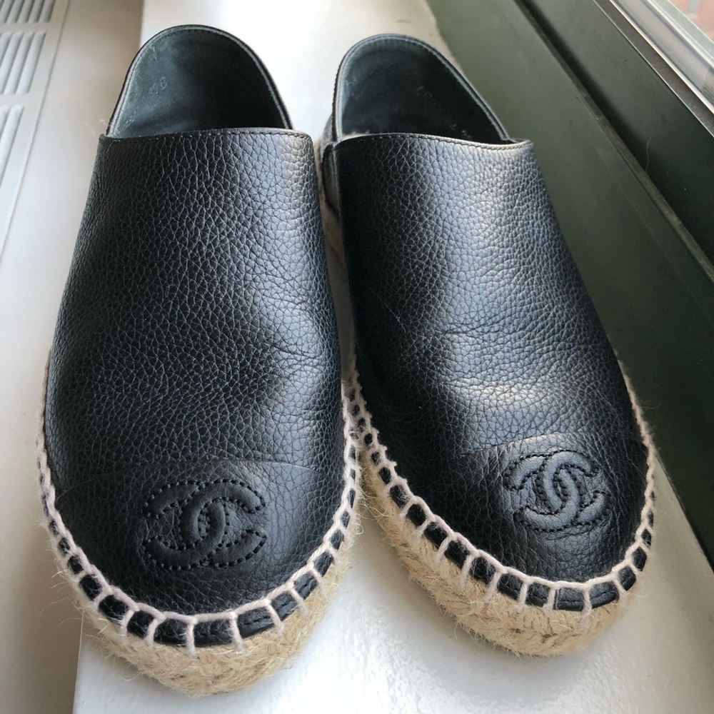 🚫SOLD AUTH Chanel Black Pebbled Espadrilles 35 5